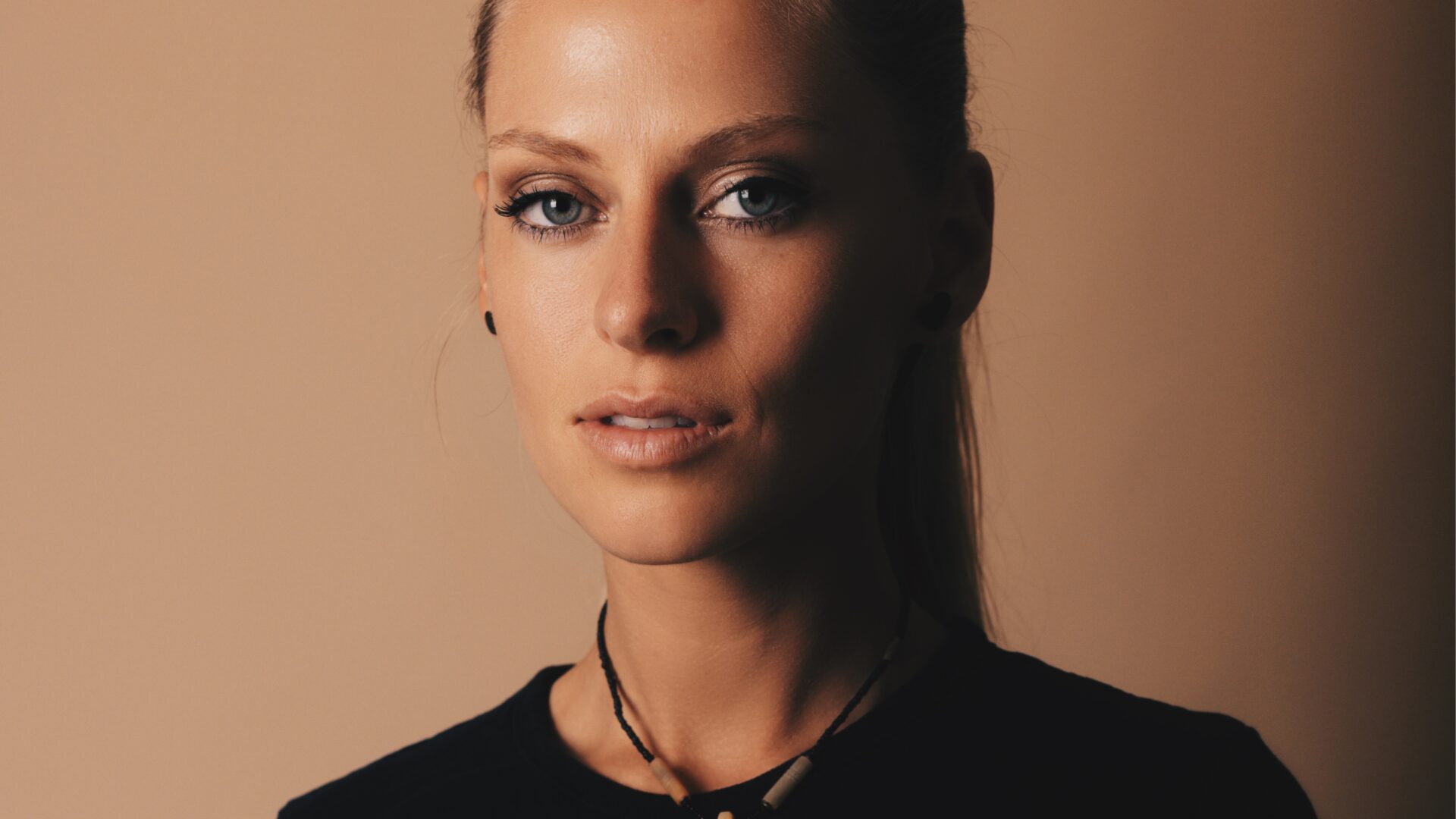 Nora En Pure UFO Network Press Images 1 | UFO Network