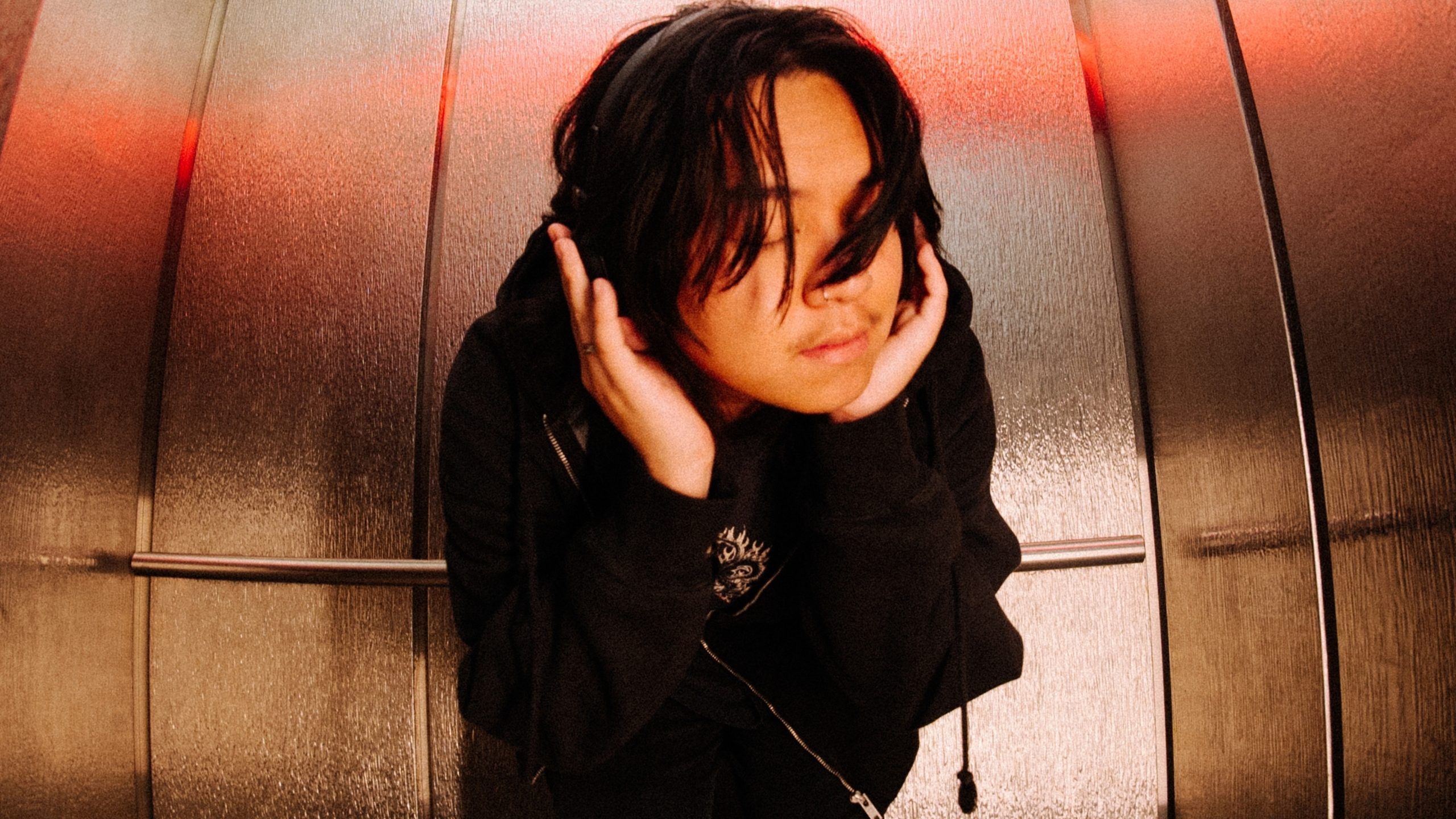 Knock2 Releases Explosive Bass House Heater "Make U SWEAT!"