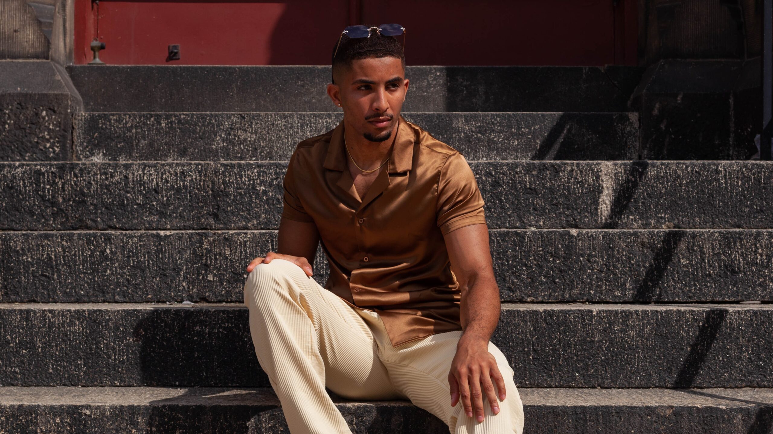 INTERVIEW : BTAV's Latest Release 'Lipstick Stains' Delivers Deep Emotion and Irresistible Beats in Electronic House Music. UFO Network