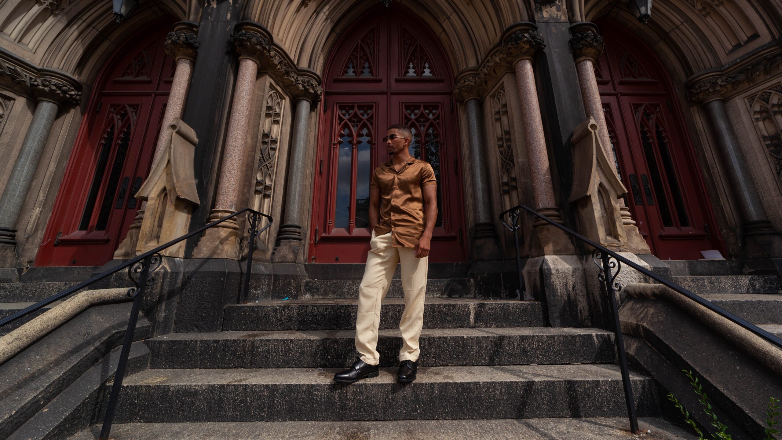 INTERVIEW : BTAV's Latest Release 'Lipstick Stains' Delivers Deep Emotion and Irresistible Beats in Electronic House Music. UFO Network