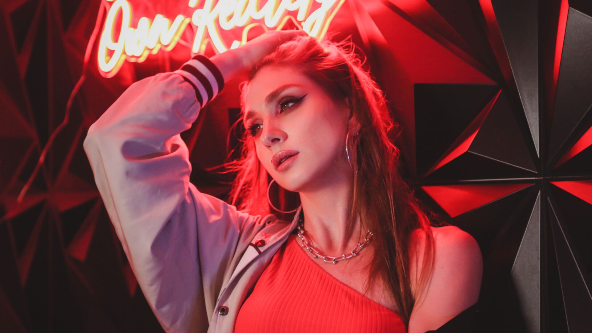 DIIIVA Releases Her Single “React” Demonstrating the True Essence of Passion UFO Network