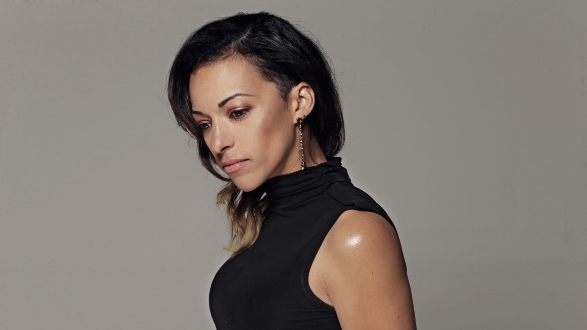 Exclusive Interview with 2017 Dutch DJ Champion - Cynthia Lacle | UFO Network Exclusive Interview with 2017 Dutch DJ Champion - Cynthia Lacle UFO Network