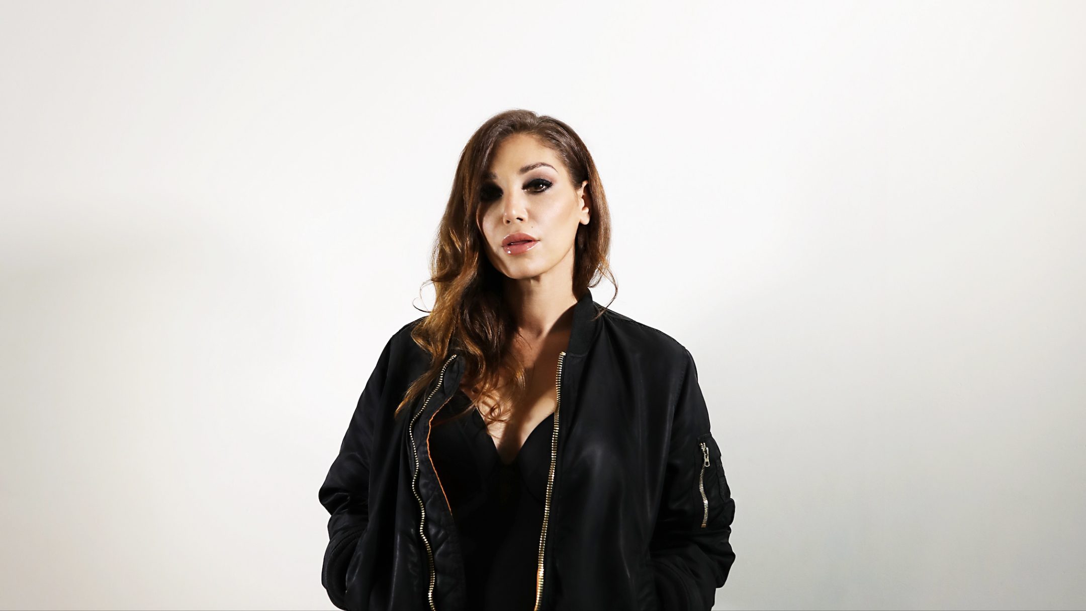 Simina Grigoriu Unleashes 'Iron Angel': A Milestone Techno Anthem Celebrating Kuukou Records' 100th Release