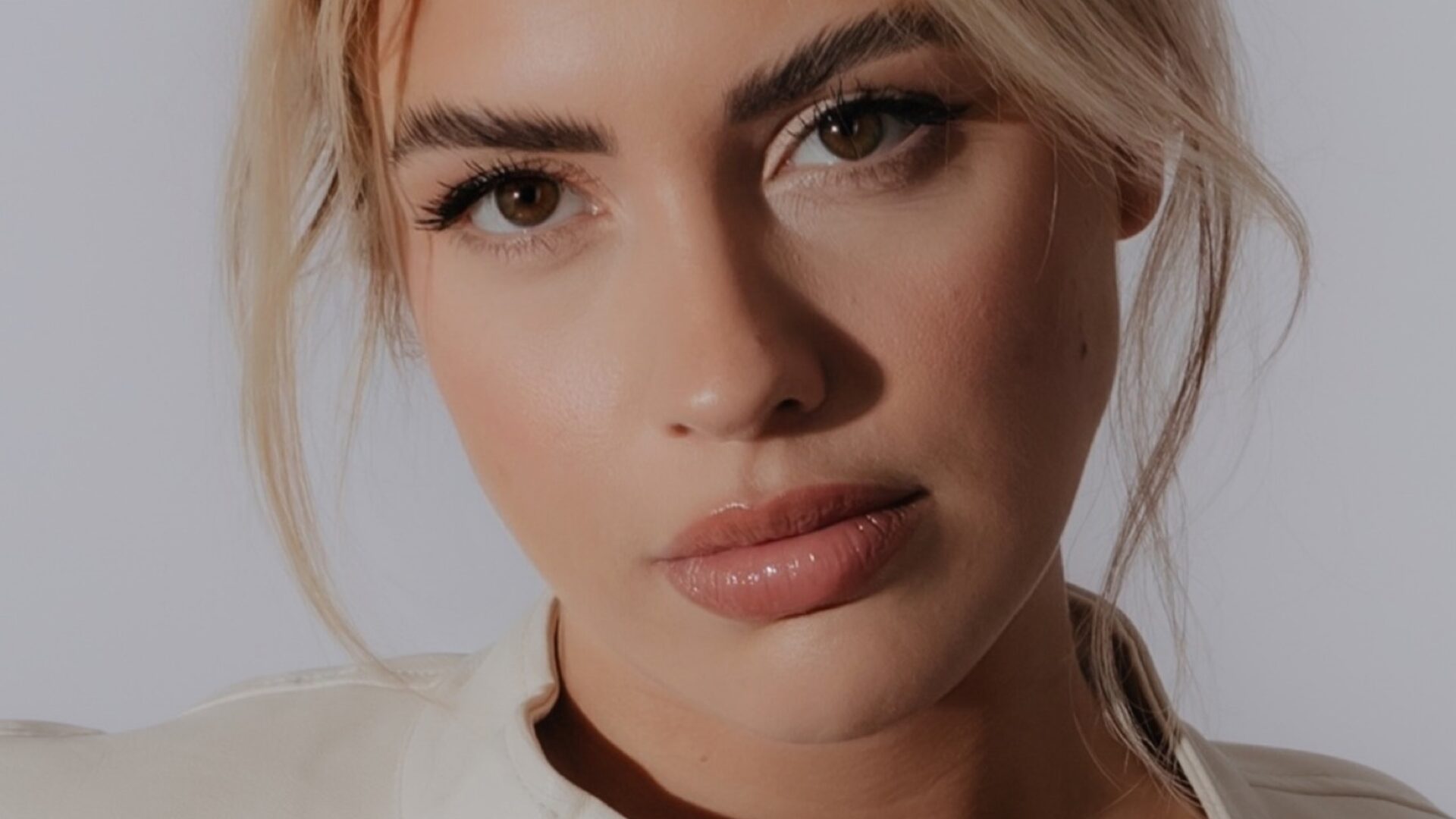 Romy Janssen &Amp; Starving Yet Full Serve Summer Heartbeat With 'Loving You' | Ufo Network Romy Janssen