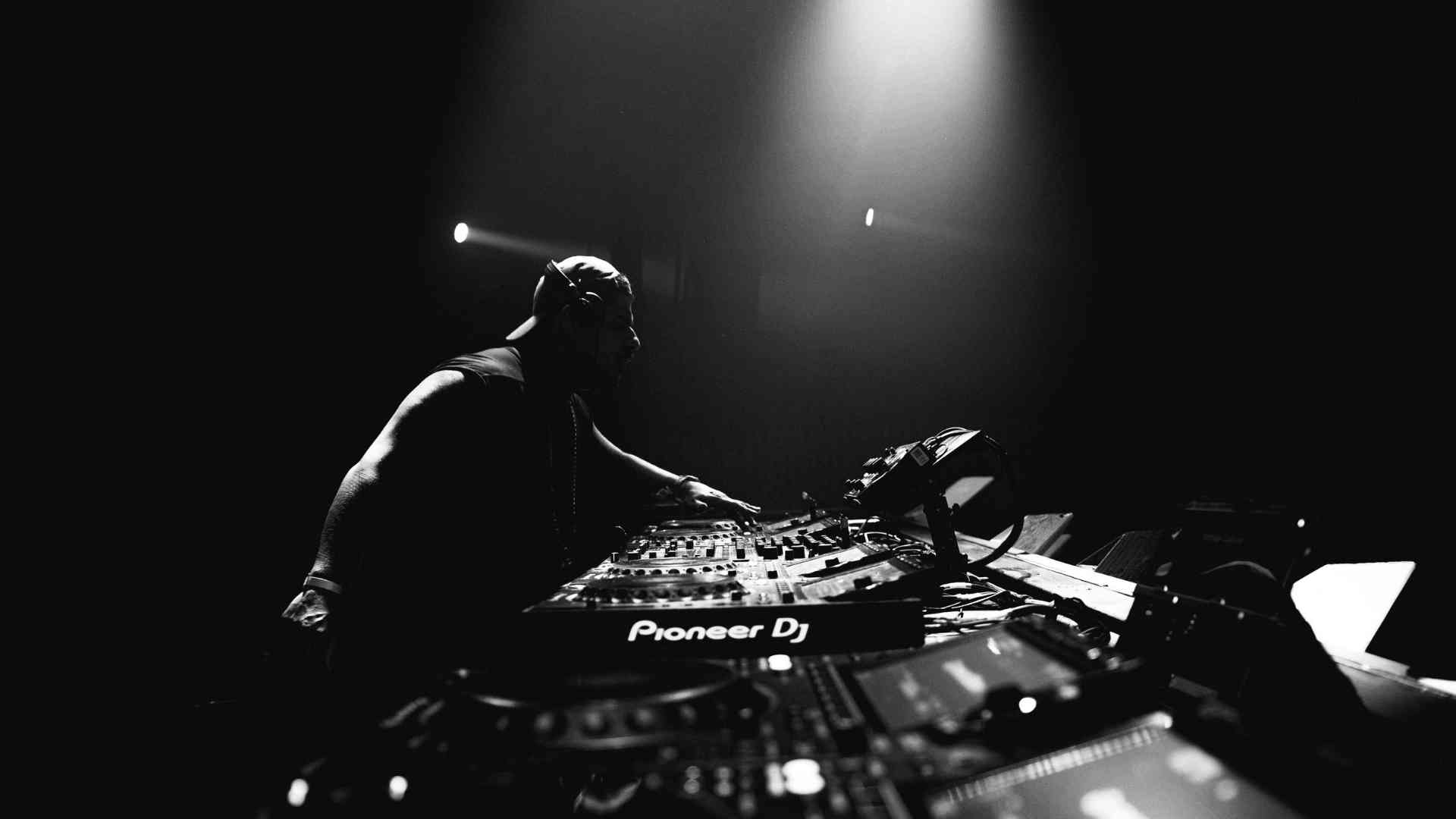 Vintage Culture And Doozie Unveil Striking New Single ‘Get Naughty’ Featuring Lauren Nicole | Ufo Network Vintage Culture