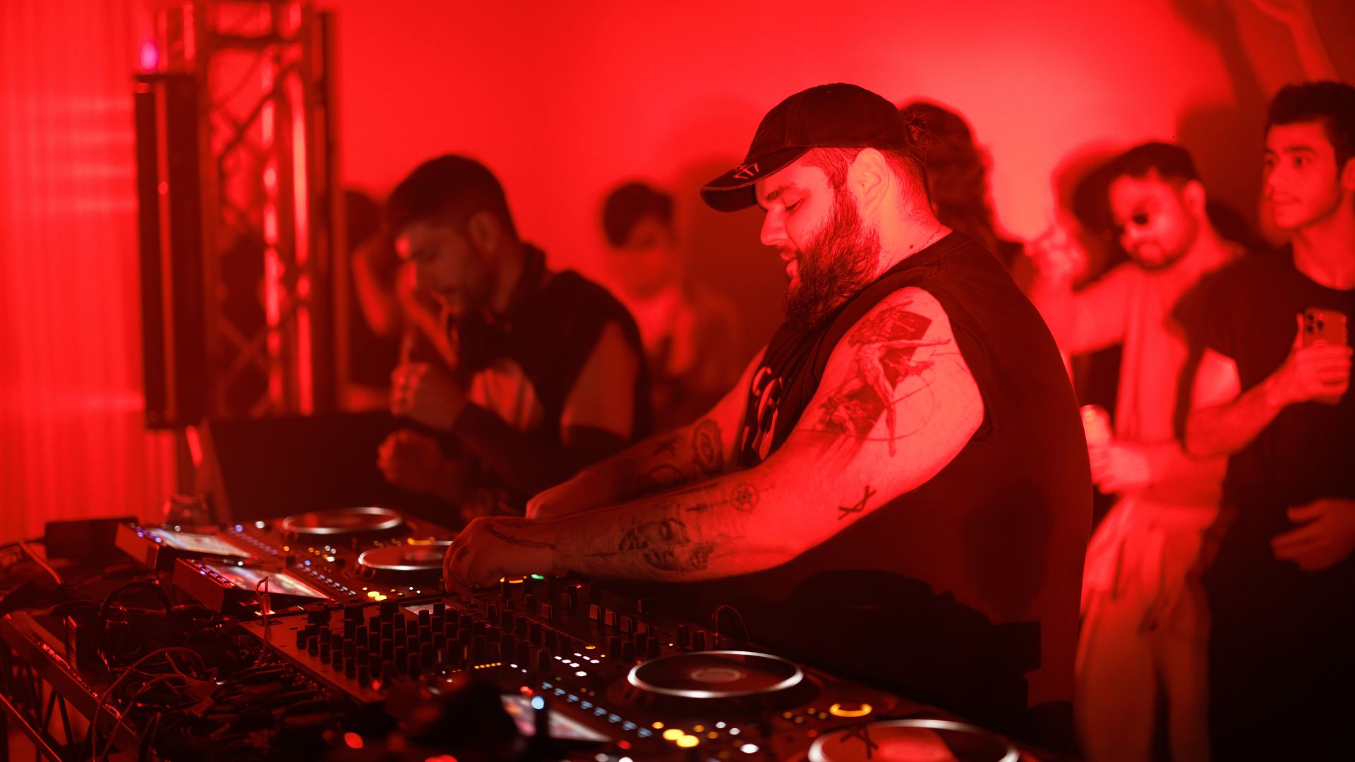 Mathame Announces First Chapter Of Neology With A Show In Beirut | Ufo Network Mathame