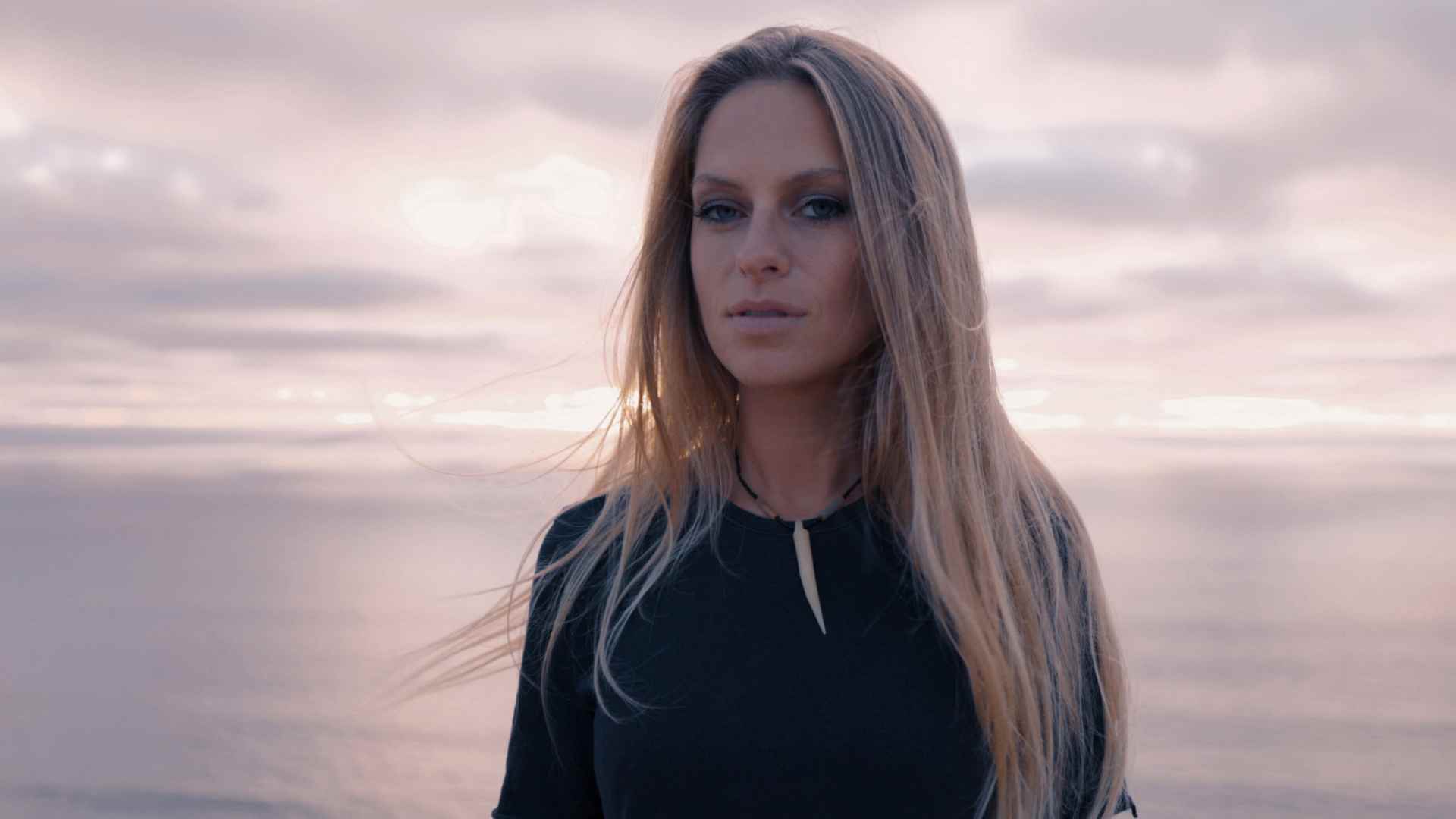Nora En Pure
