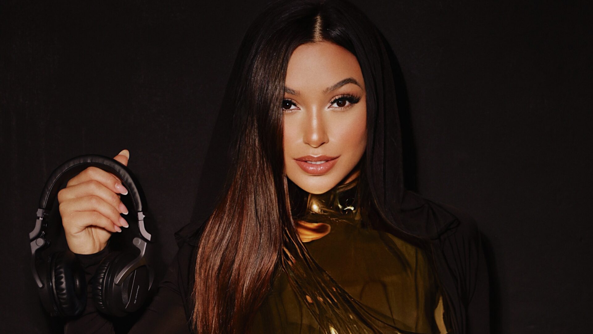 Carla Ferrer DJ Unveils the Palabras EP